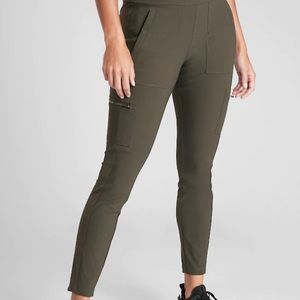Athleta Headlands Hybrid Cargo Tight